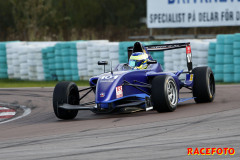 Testdag för Formula Nordic och TCRS på Gelleråsen Arena. Kallt på morgonen, men strålande sol hela dagen.