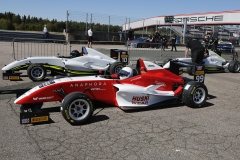 1FN260509-137