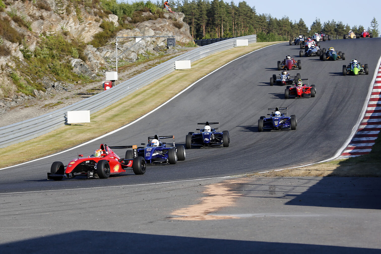 Många formelbilar på rekordstor tävling på Rudskogen - Formula Nordic